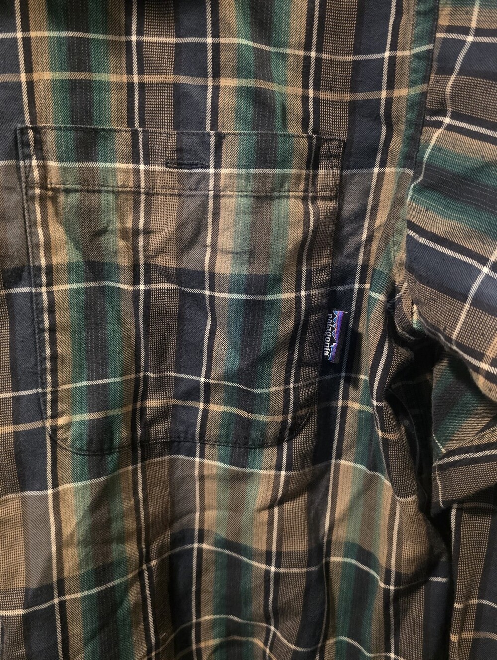 Patagonia Men's Olive and Dark Green Plaid Button-Down Shirt - Picture 4 of 4